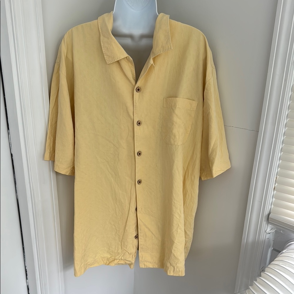 Tommy Bahama Light Yellow Shirt Size XL
